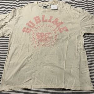 American Eagle Graphic Tee in Cream and Pink